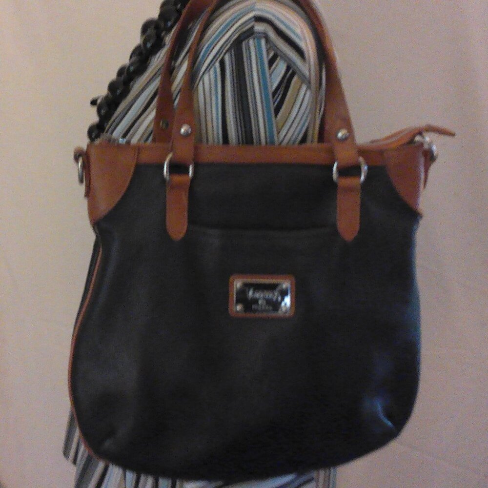 Valentina Carrano Black and Brown Leather Shoulder Bag